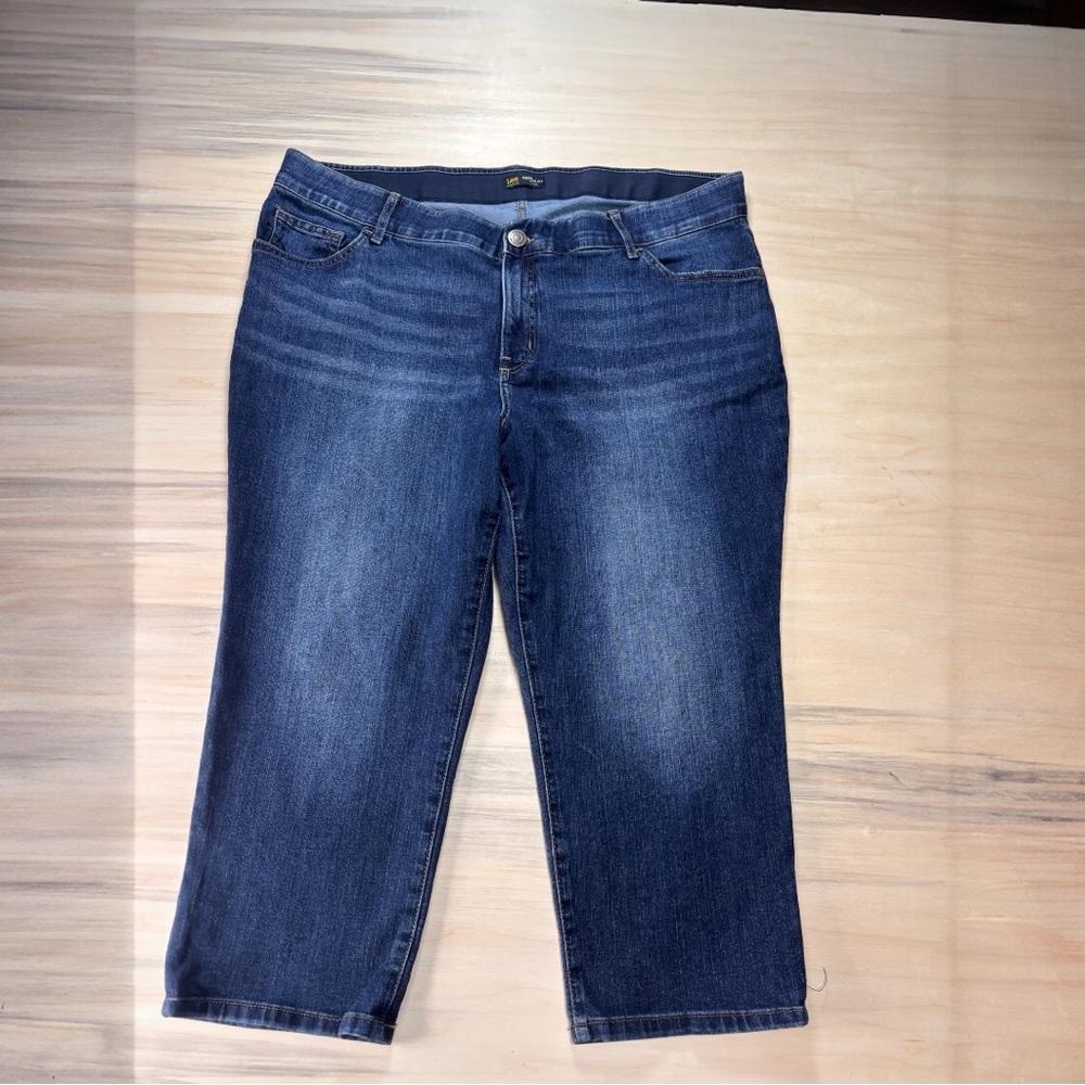 Lee Women's Dark Blue Cropped Mid Rise Jeans Size 20W